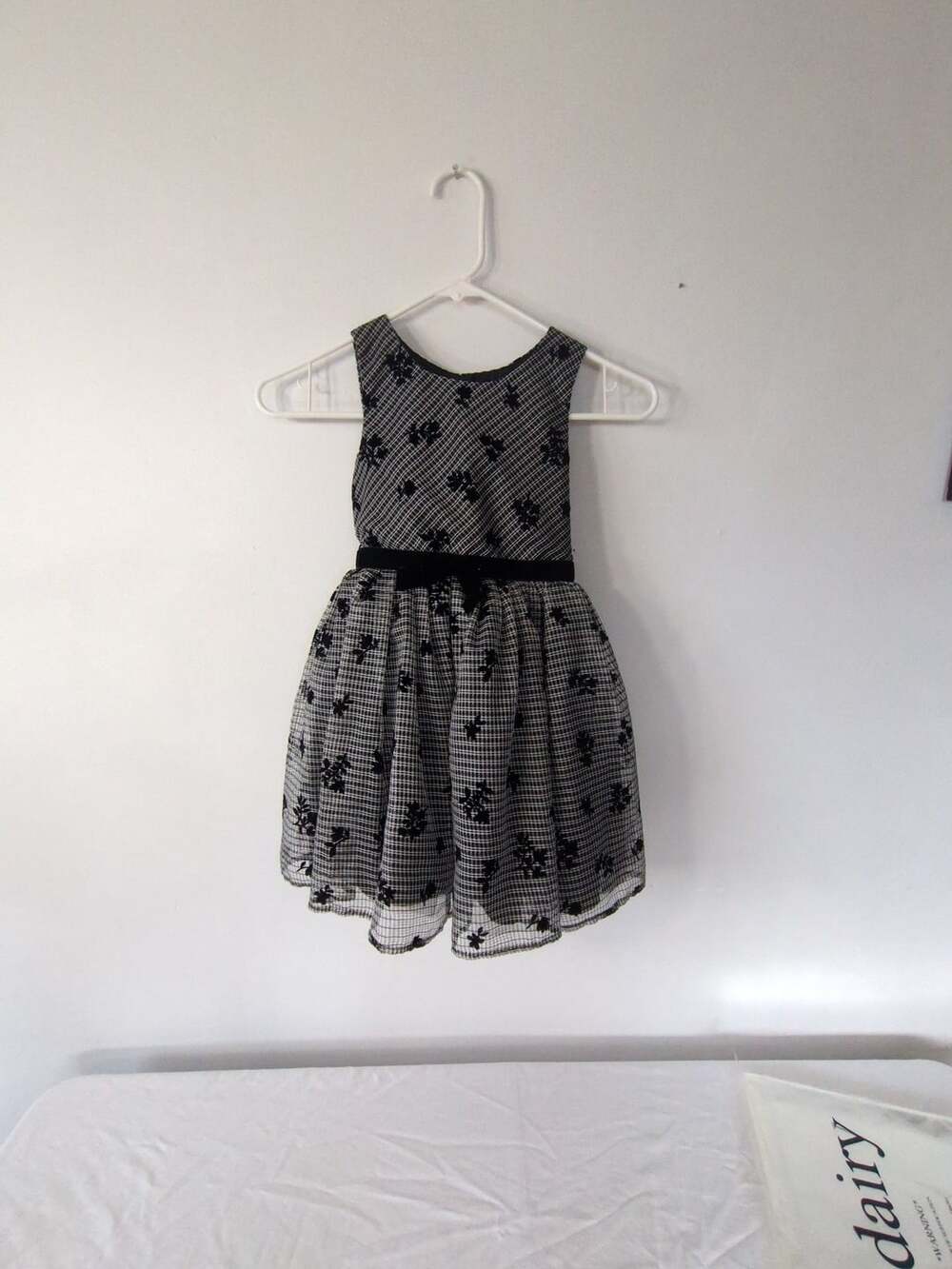 Zunie Girls Black and White Plaid Flocked Floral Dress Size 6